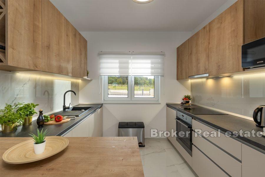 Near Sibenik - Modern house with pool