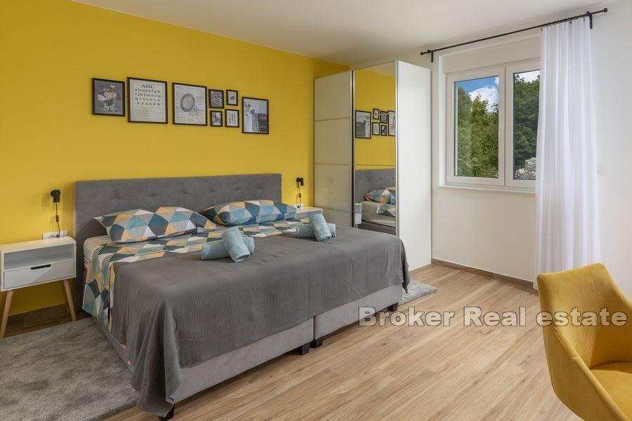 Near Sibenik - Modern house with pool