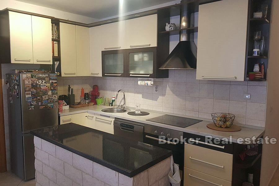 Kastela - Wygodny apartament z trzema sypialniami