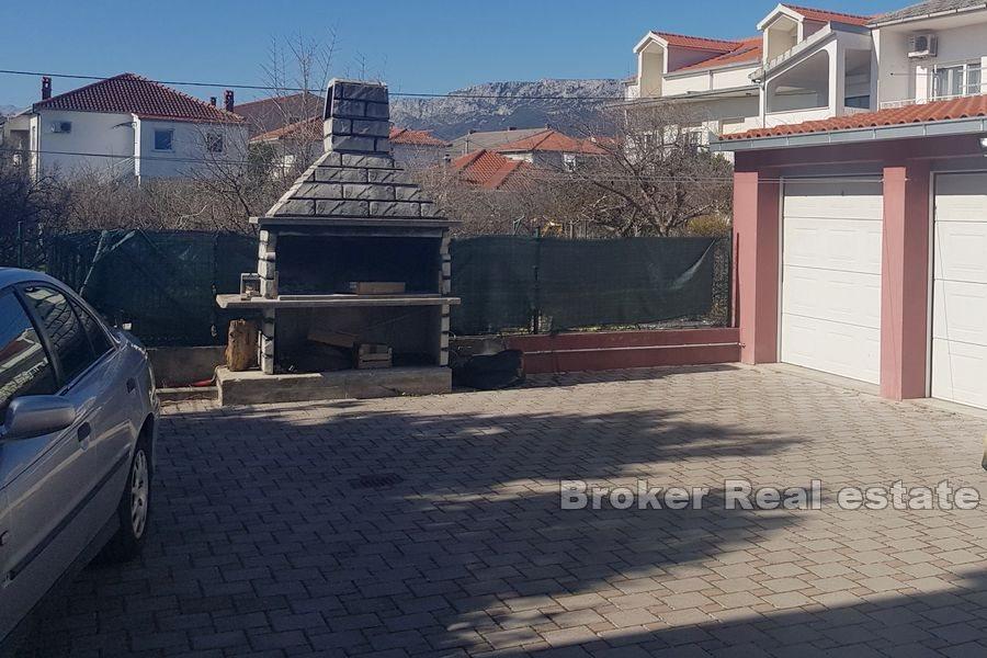 Kastela - Wygodny apartament z trzema sypialniami