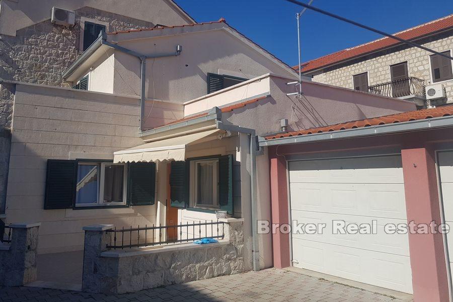 Kastela - Wygodny apartament z trzema sypialniami
