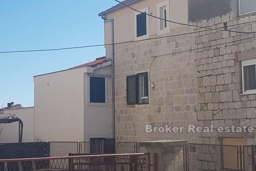 Kastela - Wygodny apartament z trzema sypialniami