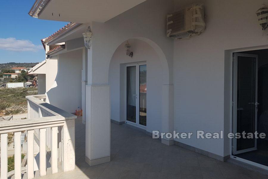 Rogoznica - Dom z apartamentami z widokiem na morze