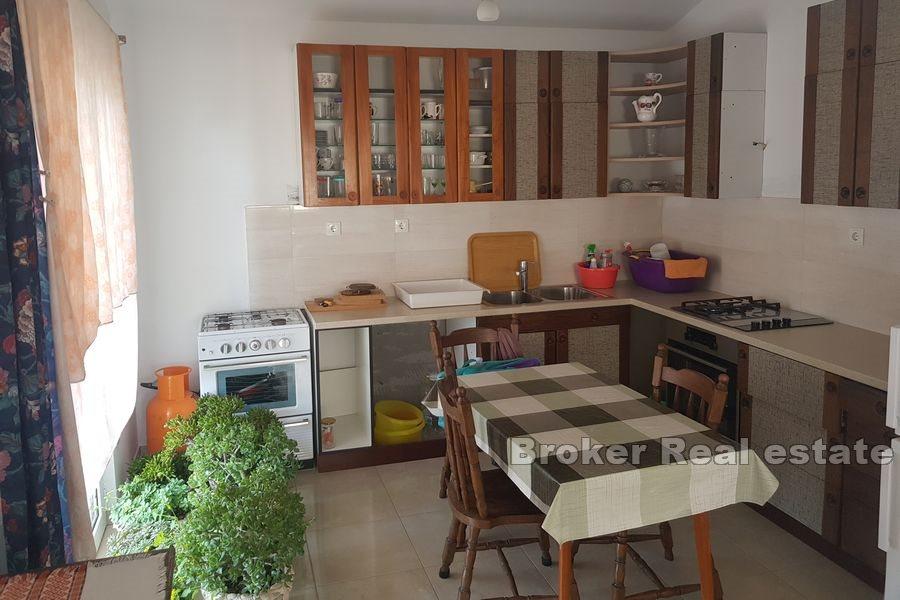 Rogoznica - Dom z apartamentami z widokiem na morze