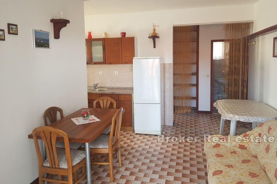 Rogoznica - Dom z apartamentami z widokiem na morze