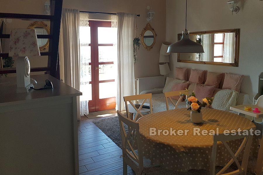 Rogoznica - Unikátní nemovitost s bazénem a výhledem na moře