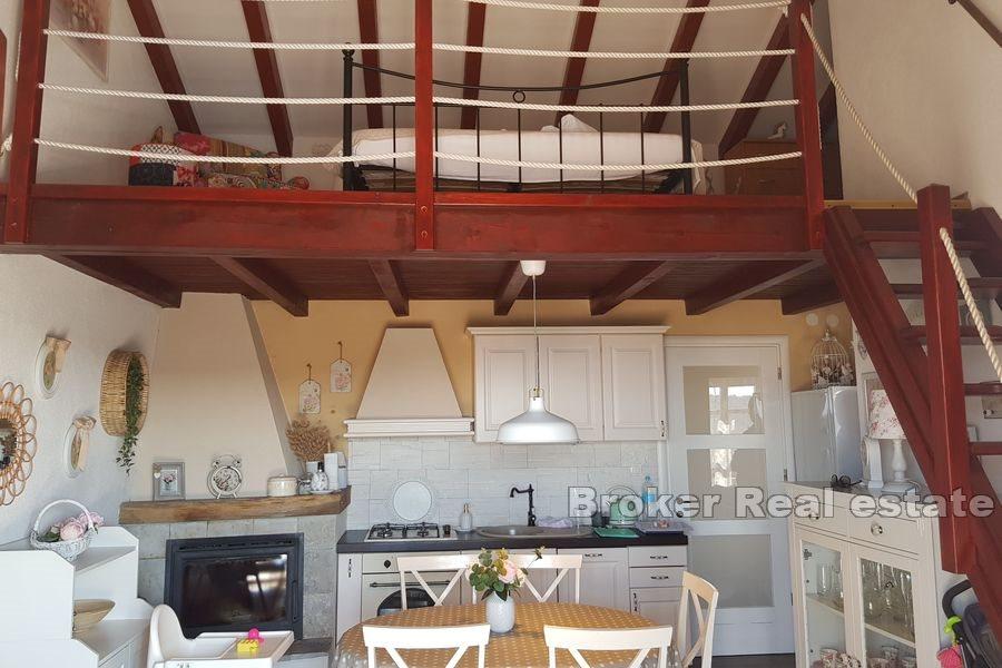 Rogoznica - Unikátní nemovitost s bazénem a výhledem na moře