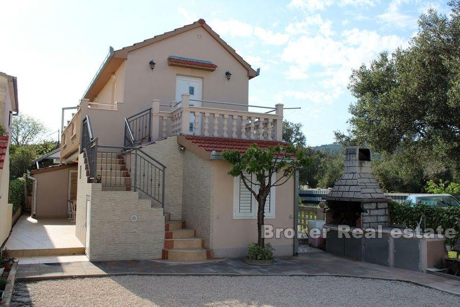 Trogir - Familiehus med fantastisk beliggenhet