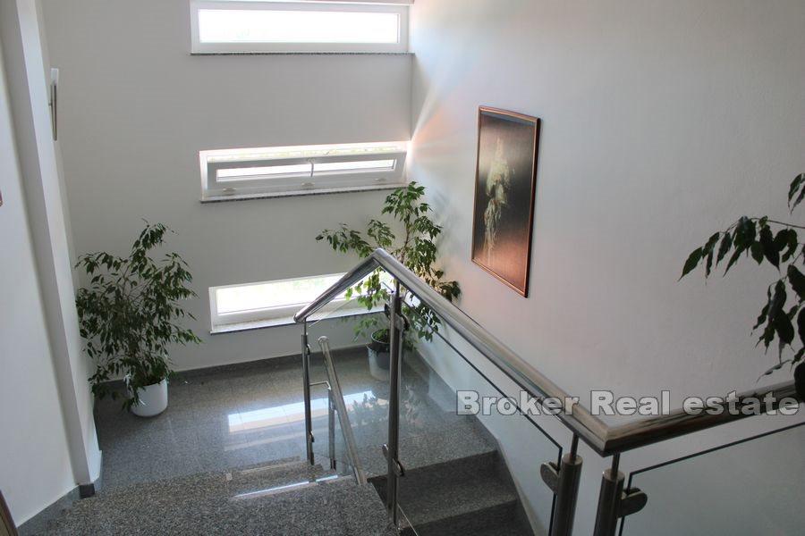 Zadar - Immeuble moderne près de la mer