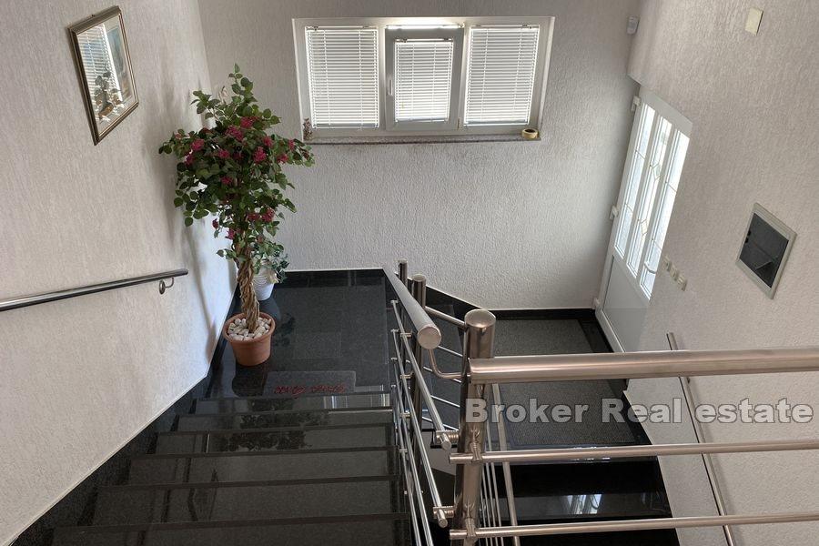 Makarska - Palazzina vicino al mare