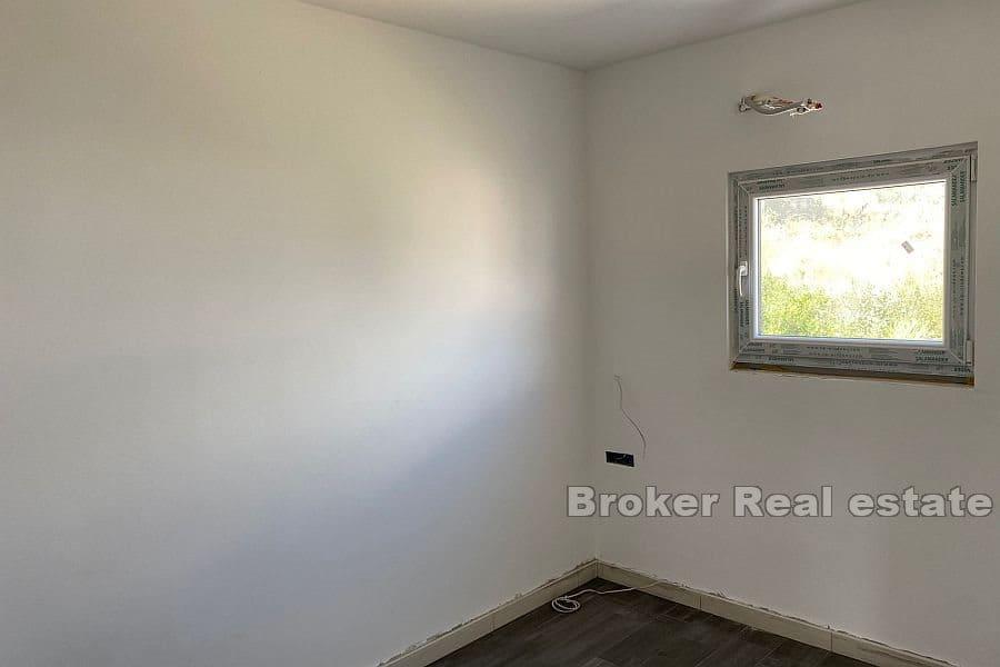 Ciovo - Maison avec piscine en état Roh bau élevé