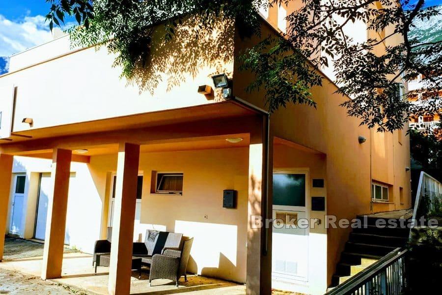 Makarska - House in the center