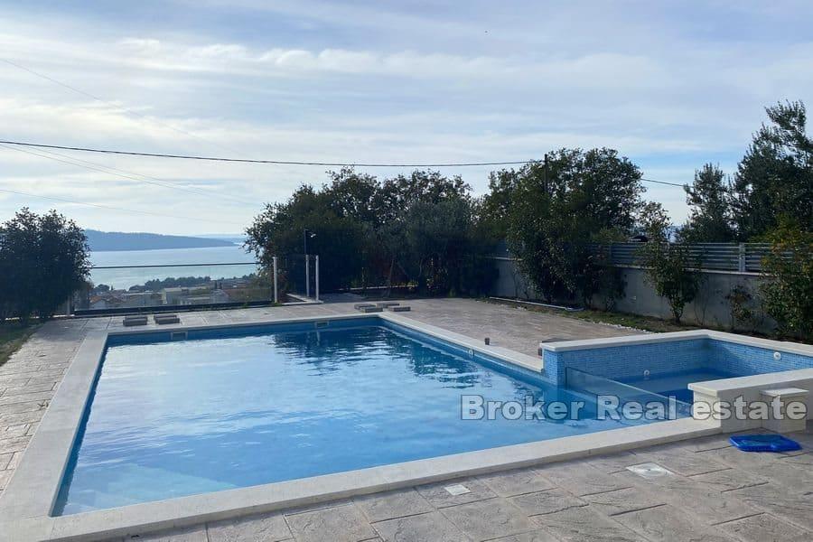 Kastela - Villa with pool and sea view