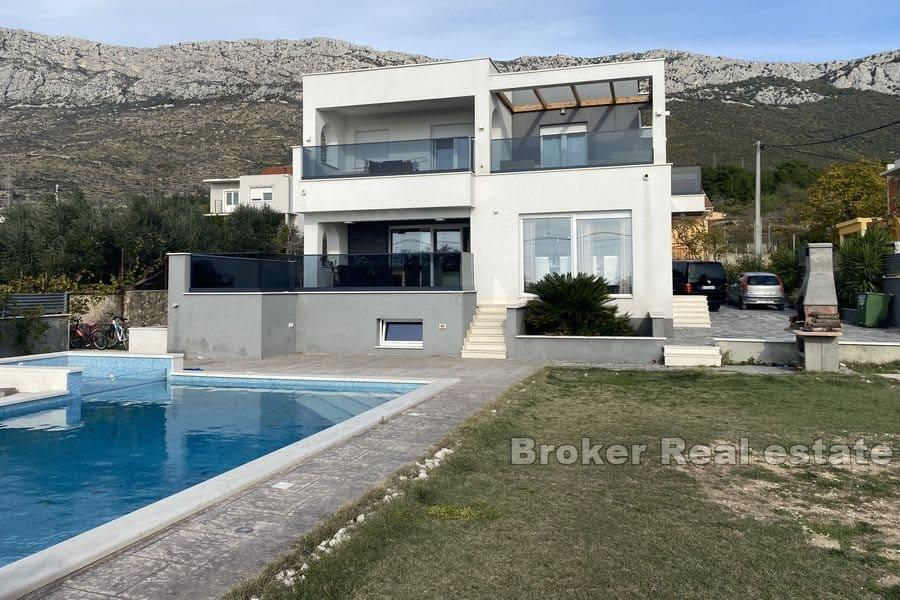 Kastela - Villa with pool and sea view