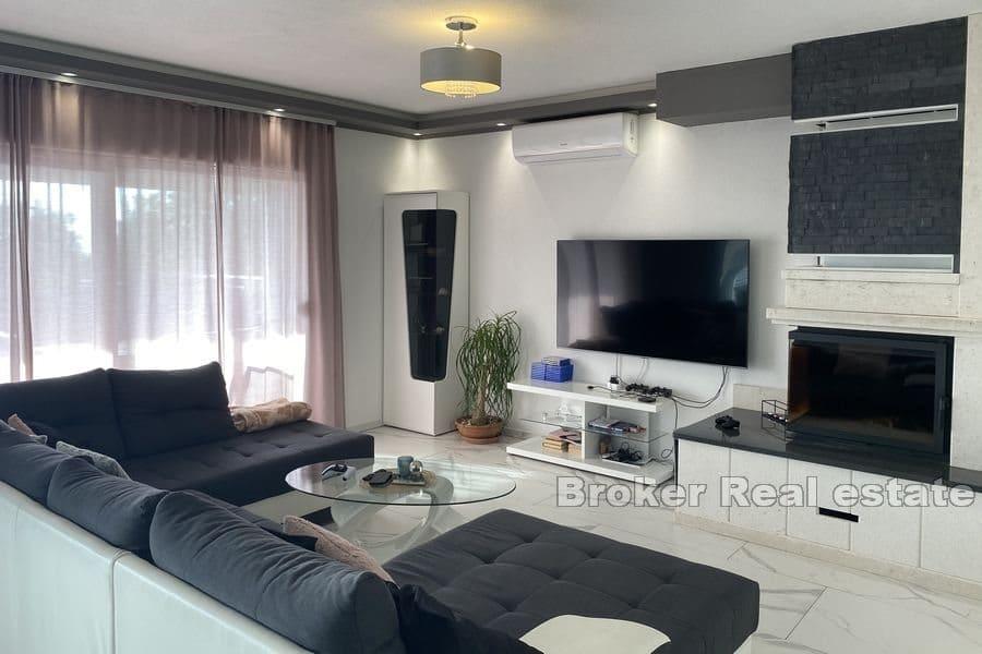 Kastela - Villa with pool and sea view