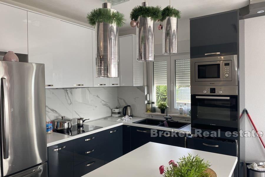 Kastela - Villa with pool and sea view