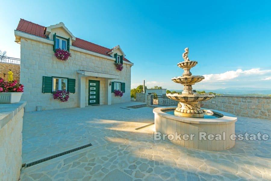 Makarska - Kamena kuća sa bazenom