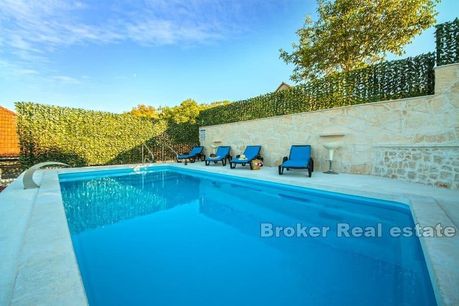 Makarska - Kamena kuća sa bazenom