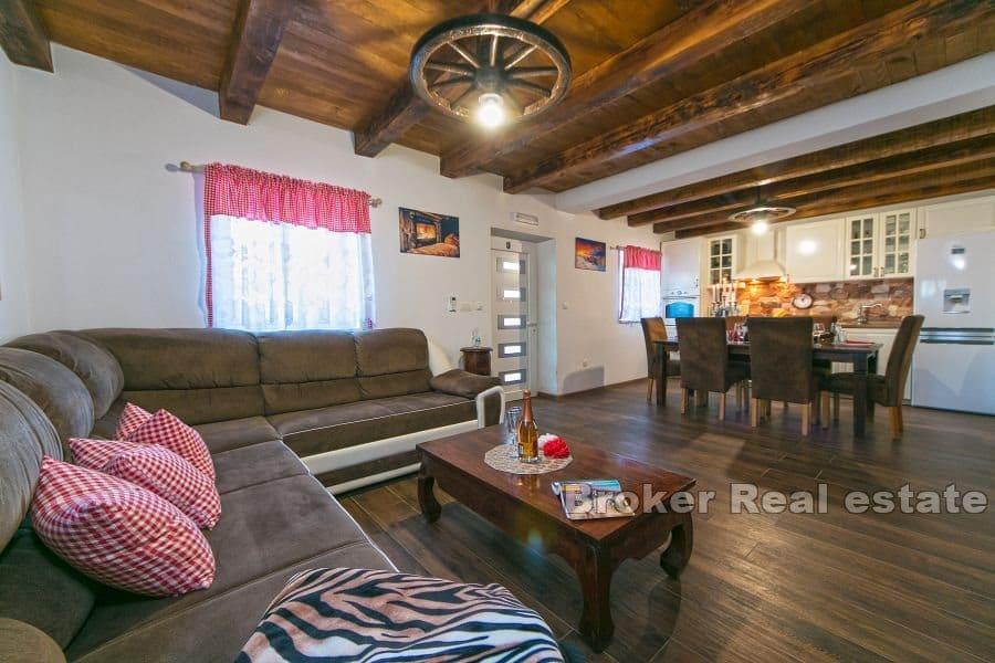 Makarska - Steinhus med svømmebasseng