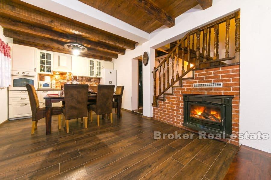 Makarska - Kamena kuća sa bazenom