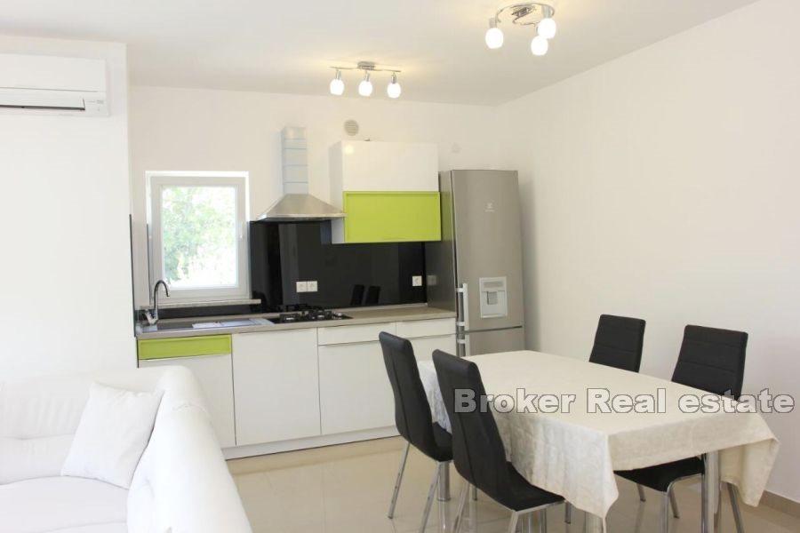 Ostrov Brač - středomořský dům s bazénem