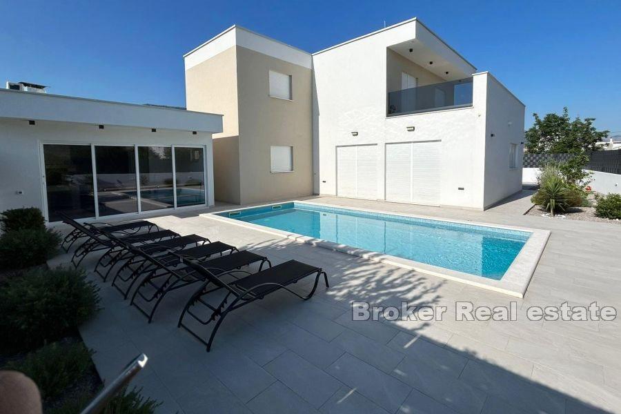 Kaštela - Půvabný dvoupatrový dům