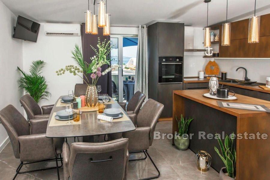 Makarska - Neu renoviertes mehrstöckiges Haus in Meeresnähe