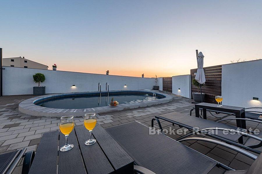 Zadar - Maison à un étage près de la mer