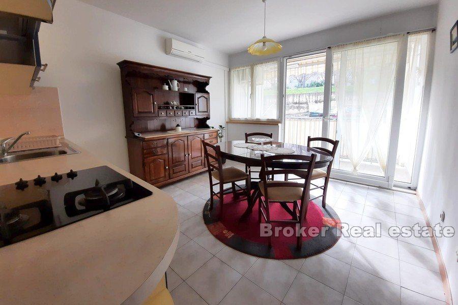 Split - Kocunar, romslig leilighet med ett soverom