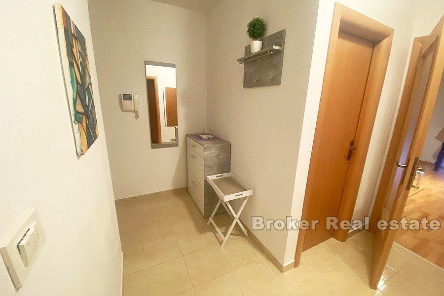 Wyspa Ciovo - Słoneczny apartament z jedną sypialnią