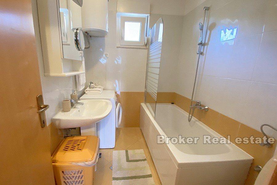 Wyspa Ciovo - Słoneczny apartament z jedną sypialnią