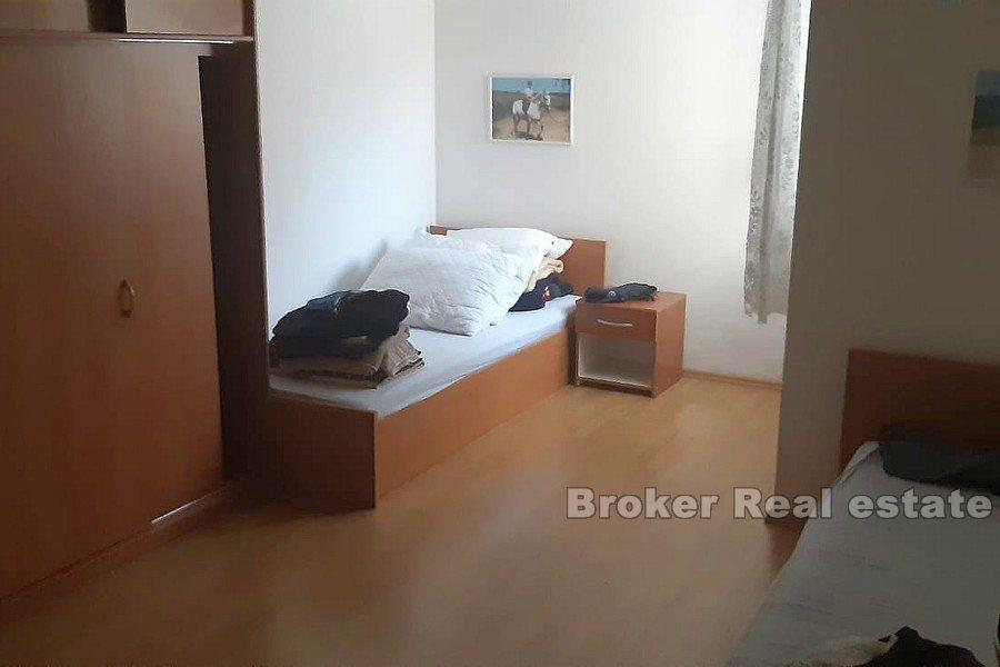 Makarska - Czteropokojowy apartament z widokiem na morze