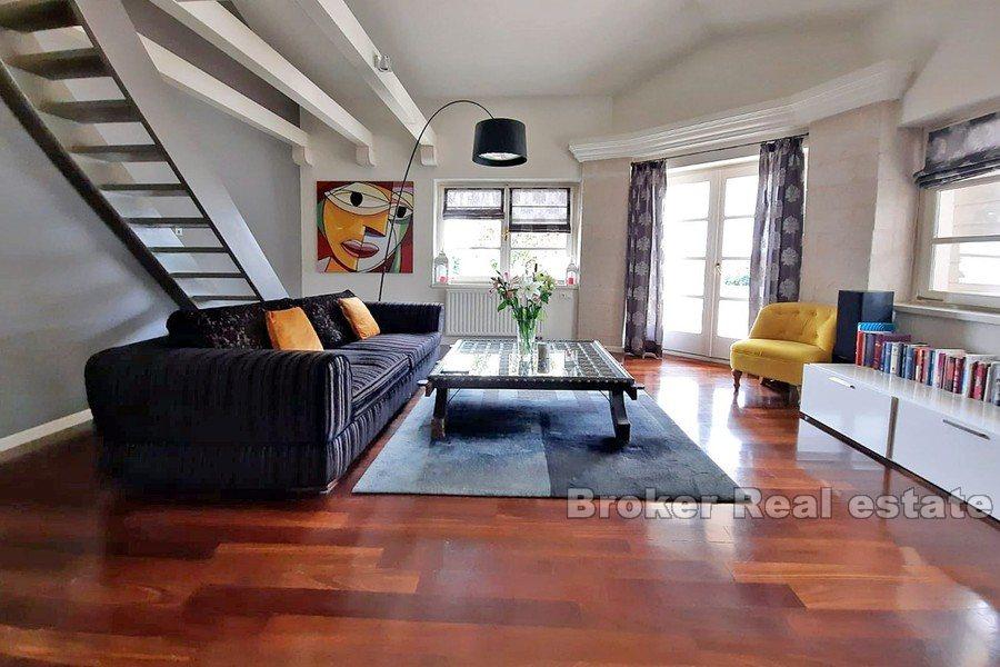 Vodice - śródziemnomorska willa z basenem i widokiem na morze