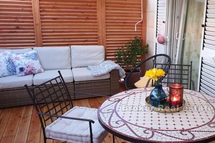 Сплит - Паздиград, трехкомнатная квартира с видом на море