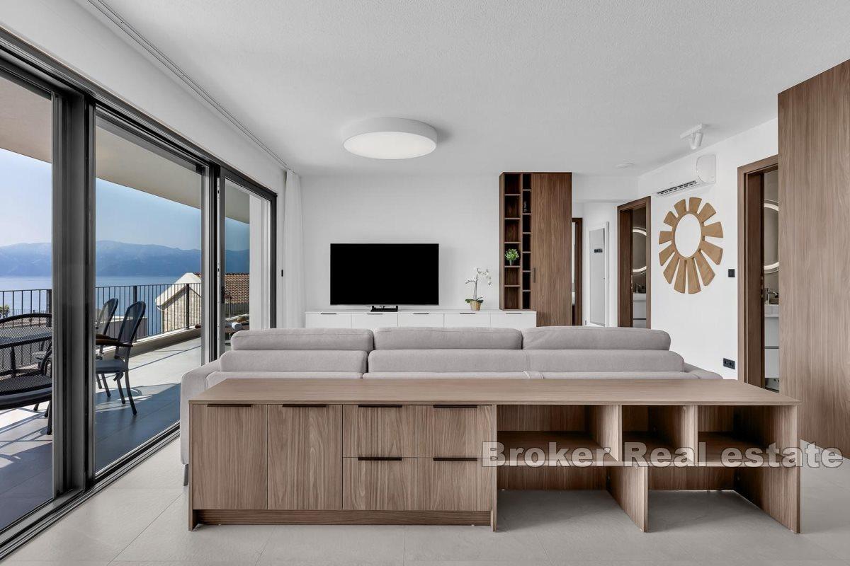 Hvar - Penthouse v první řadě k moři