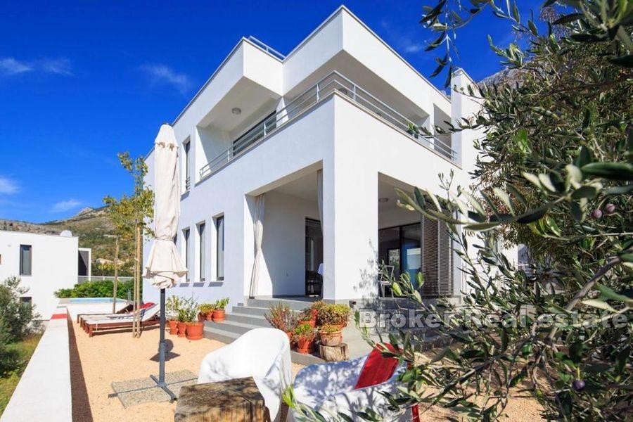 Makarska – moderna vila s pogledom na more