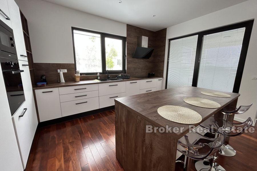 Makarska – moderna vila s pogledom na more