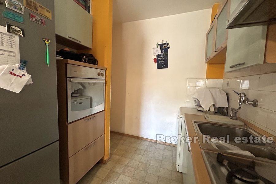 Split, Sukoišan - Atraktívny byt na rekonštrukciu