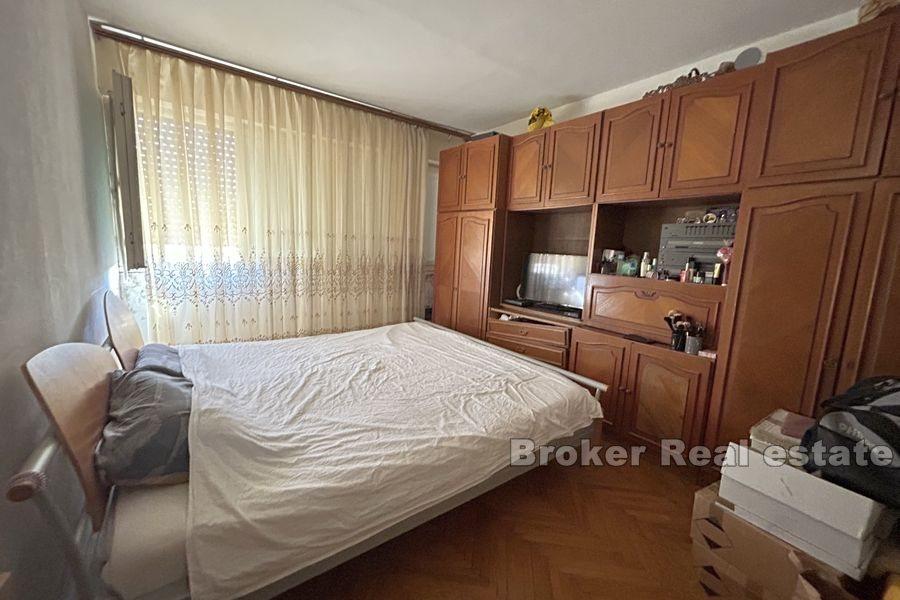 Split, Sukoišan - Atraktívny byt na rekonštrukciu