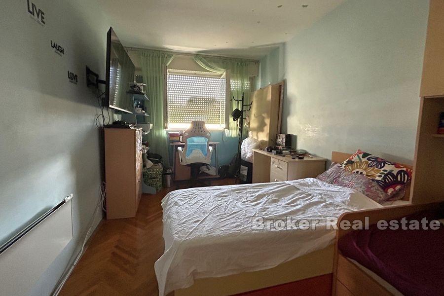 Split, Sukoišan - Atraktívny byt na rekonštrukciu