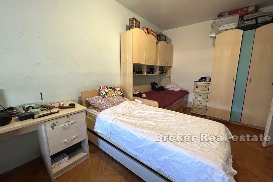 Split, Sukoišan - Atraktívny byt na rekonštrukciu