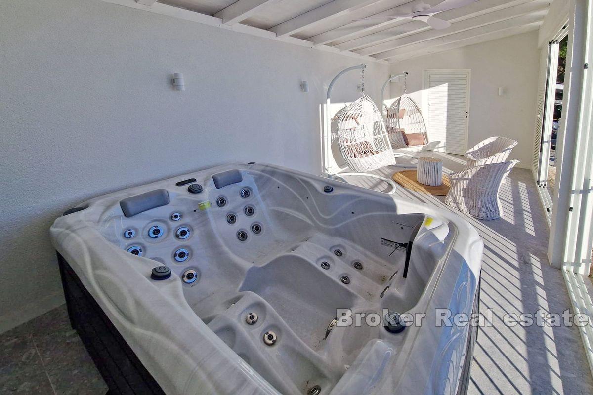 Deux maisons de vacances avec piscine partagée