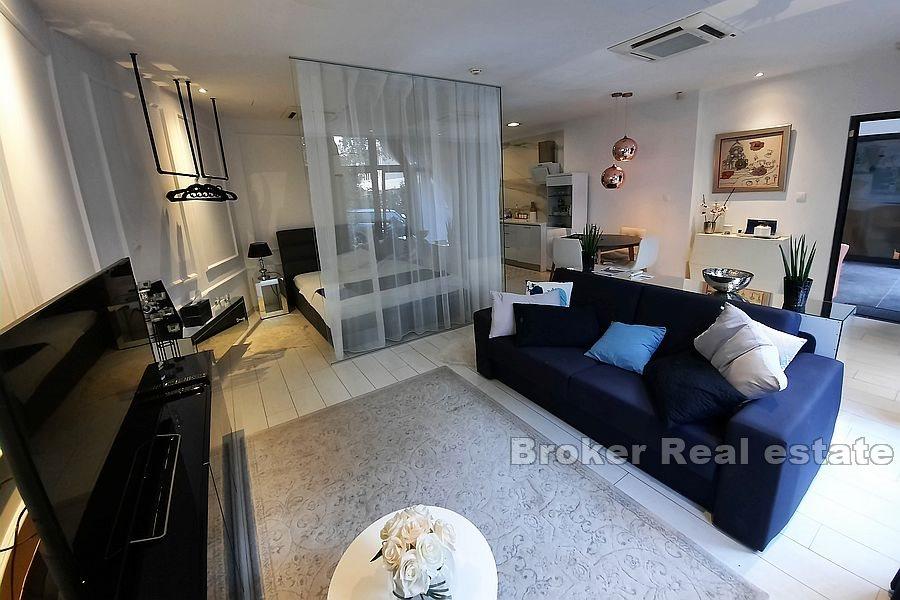 Split - Firule, Spazio attrezzato per attività commerciali