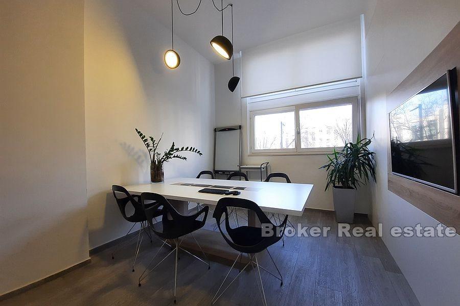Split center - Modern office space