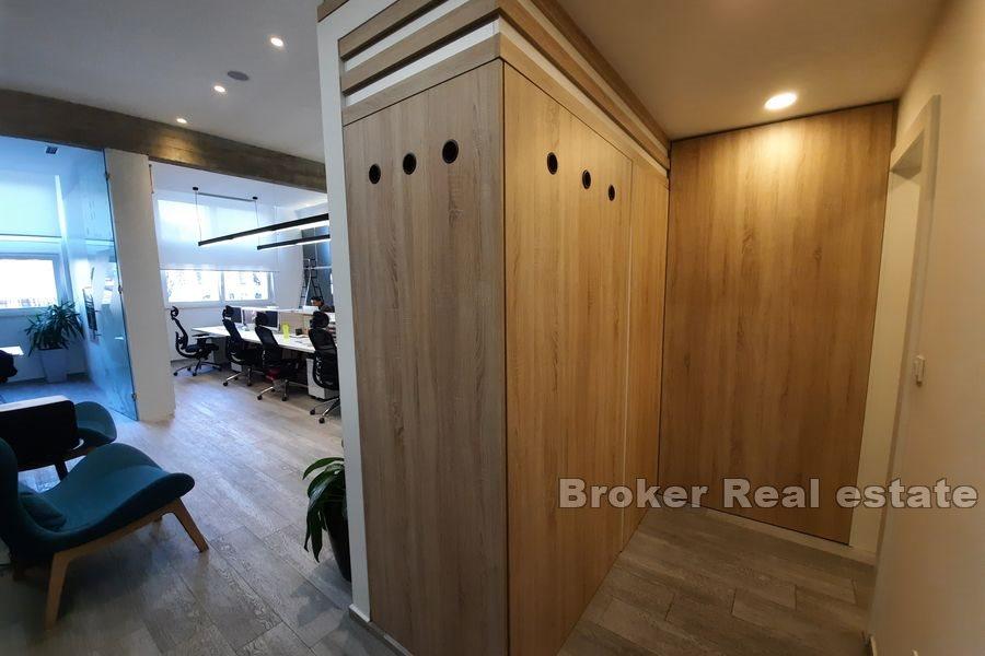 Split center - Modern office space