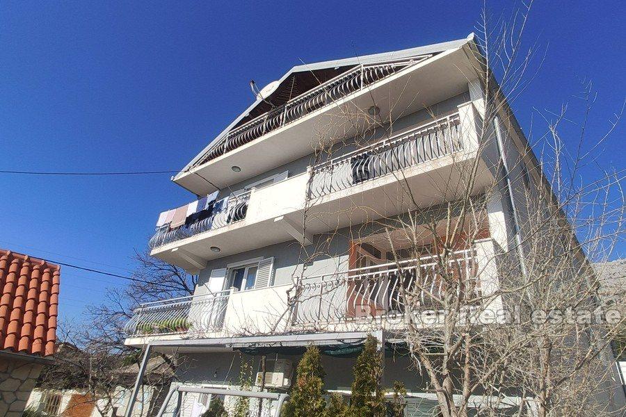 Kaštela - Apartmánový dům s výhledem na moře