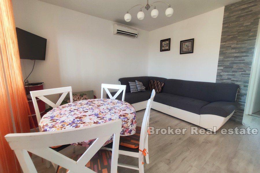 Kastela - Dom z apartamentami z widokiem na morze