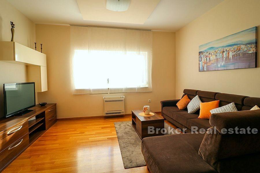 Vicino a Zara - Casa con piscina e vista mare