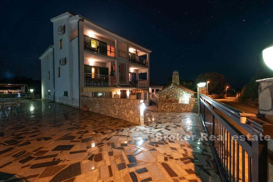 Vicino a Trogir - Palazzina con piscina