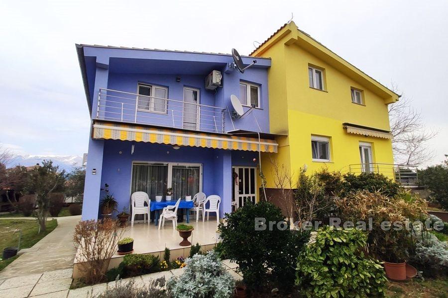 Zadar - Kuća sa prostranim zemljištem